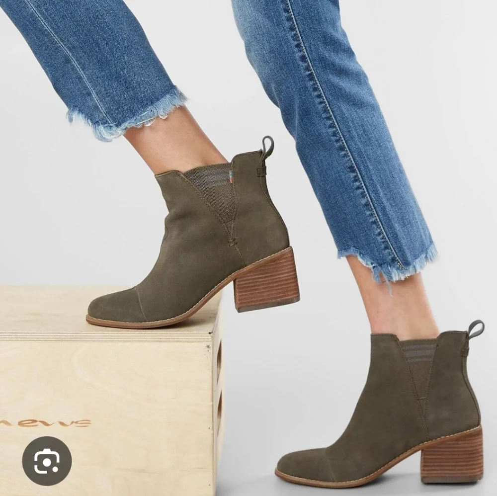 Women's Toms Esme Gray Boots Sz 8.5